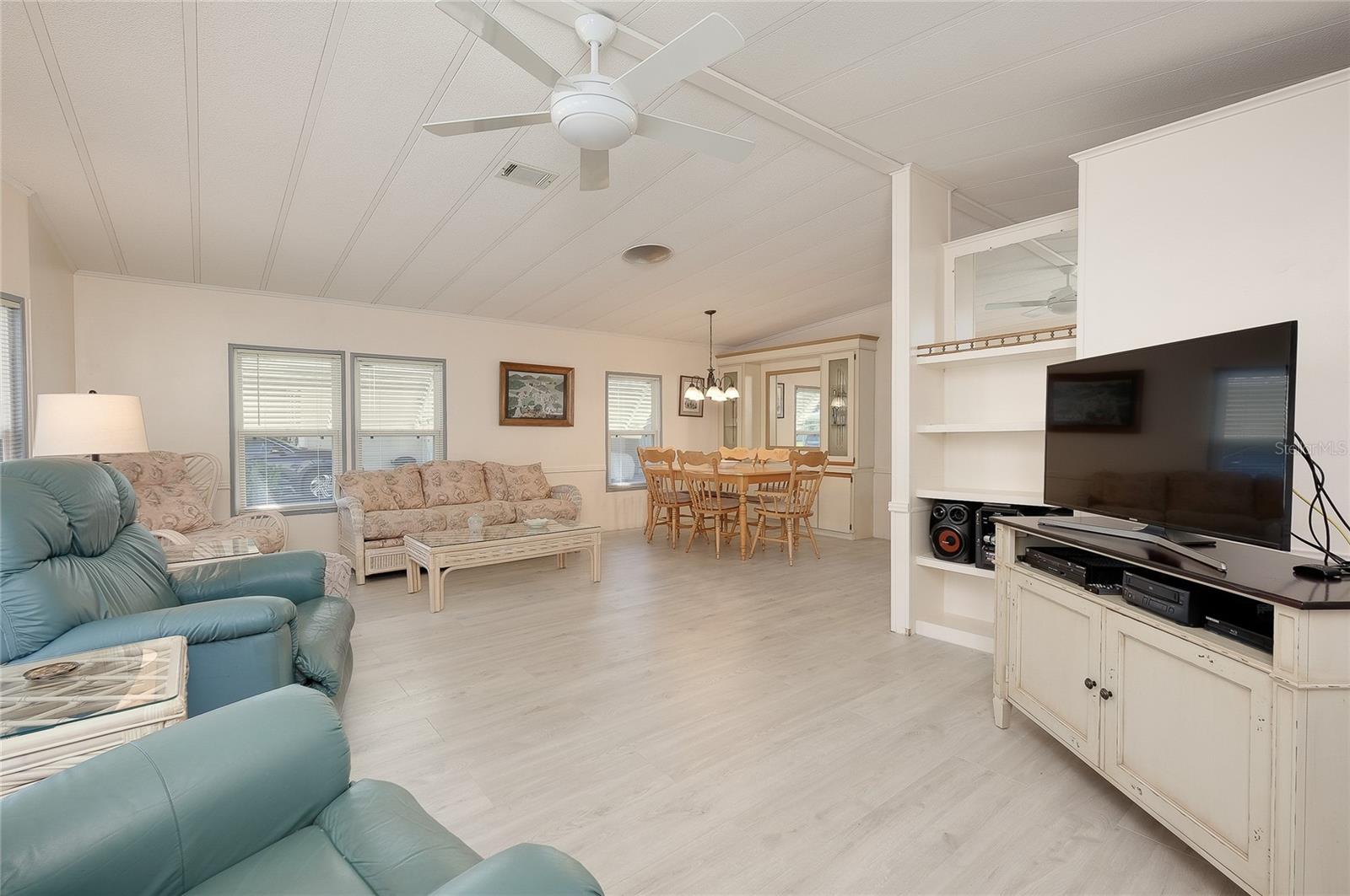 8905 34TH AVENUE E, Palmetto, FL 34221