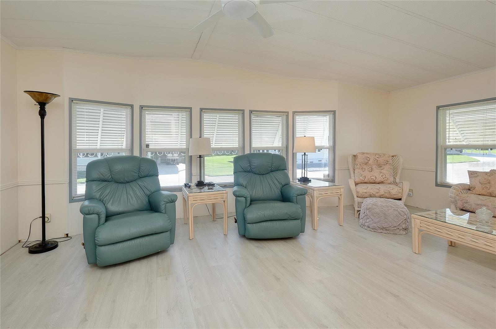 8905 34TH AVENUE E, Palmetto, FL 34221