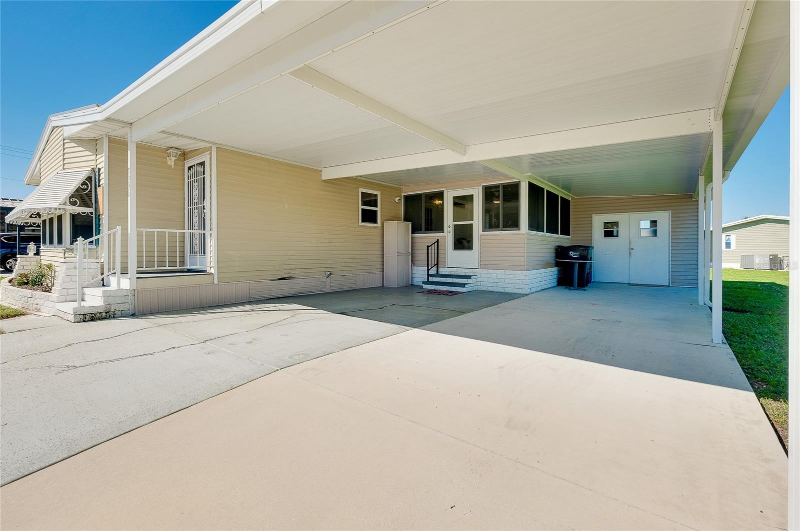 8905 34TH AVENUE E, Palmetto, FL 34221