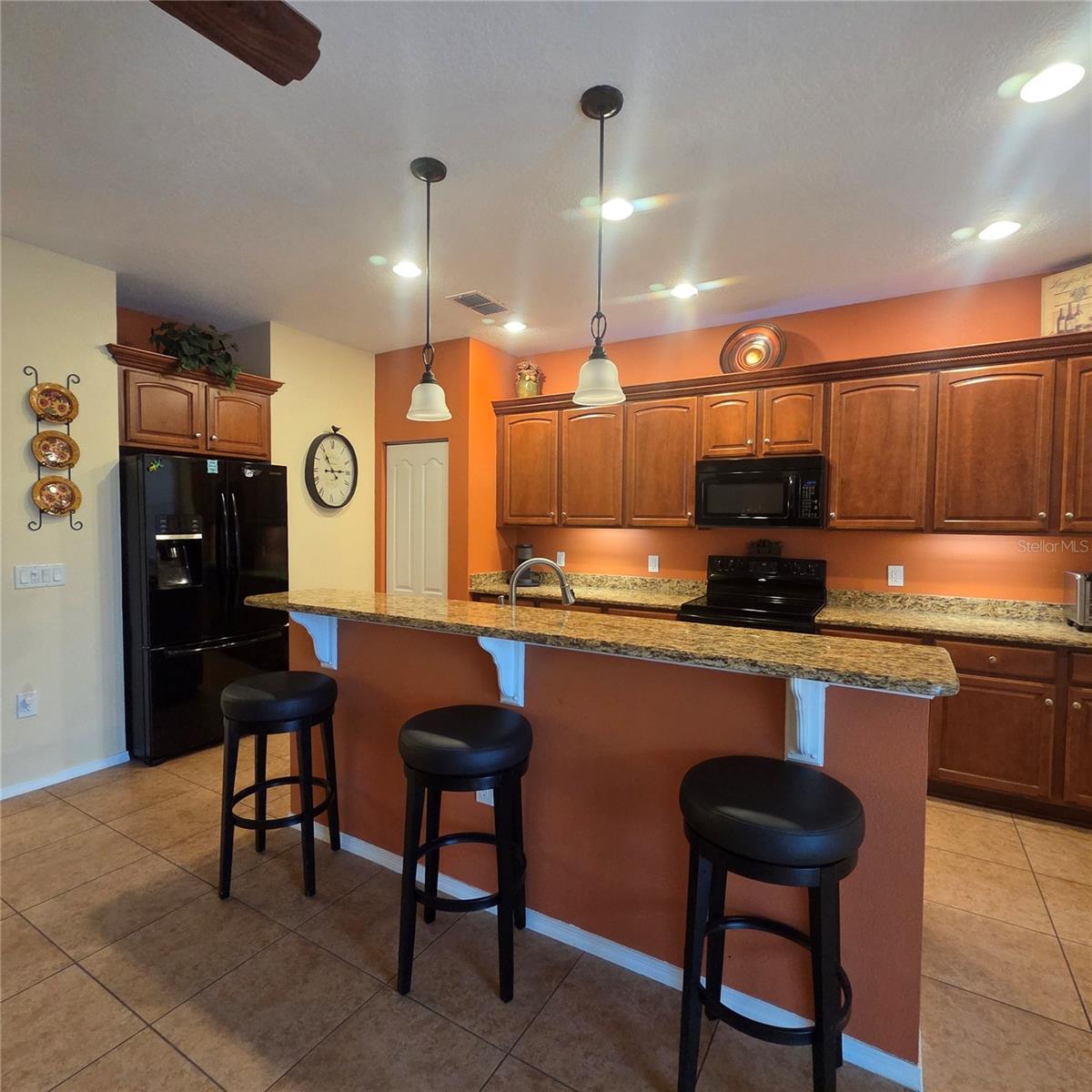 318 65TH AVENUE E, Bradenton, FL 34203