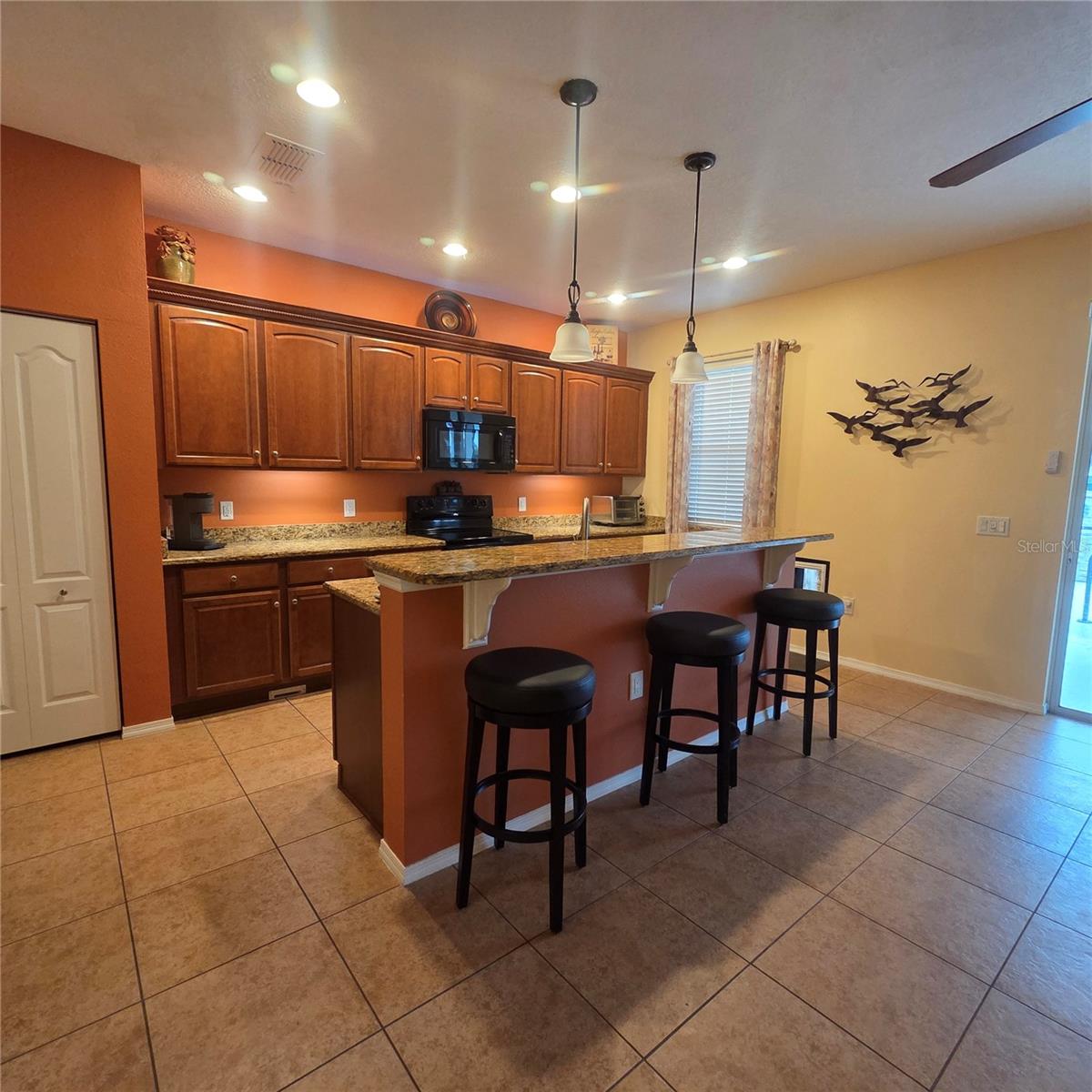 318 65TH AVENUE E, Bradenton, FL 34203