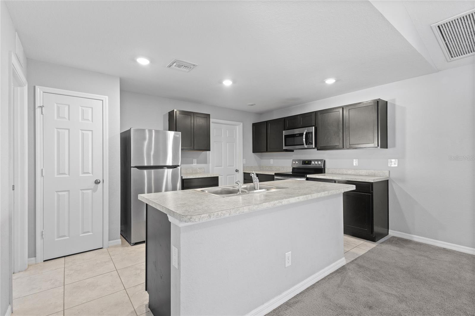 4137 NE 14TH PLACE, Cape Coral, FL 33909