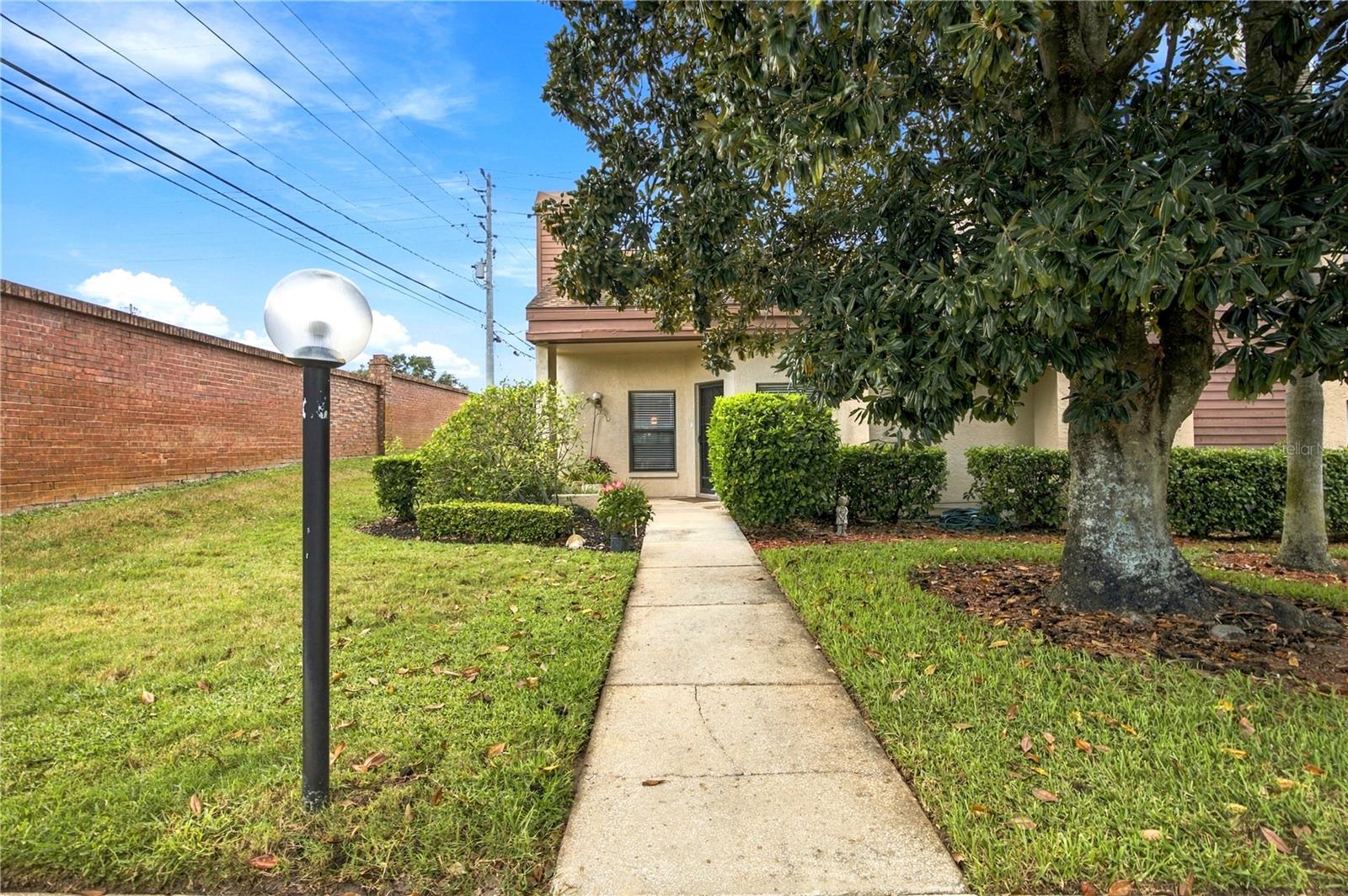 2815 COUNTRYBROOK DRIVE, #11, Palm Harbor, FL 34684