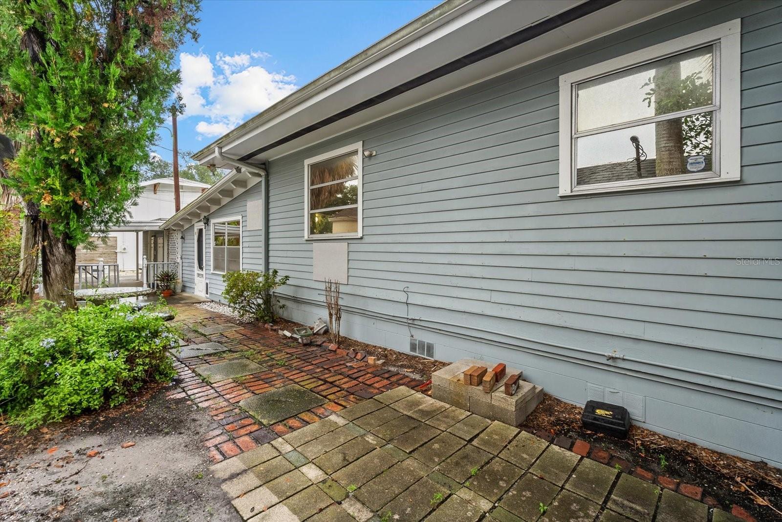 2714 MANATEE AVENUE W, Bradenton, FL 34205