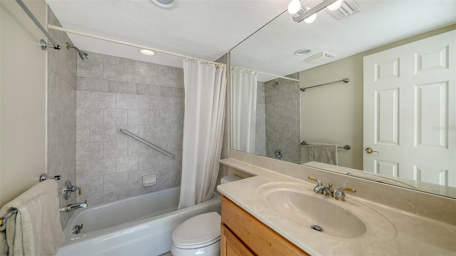 5300 OCEAN BOULEVARD, #301, Sarasota, FL 34242