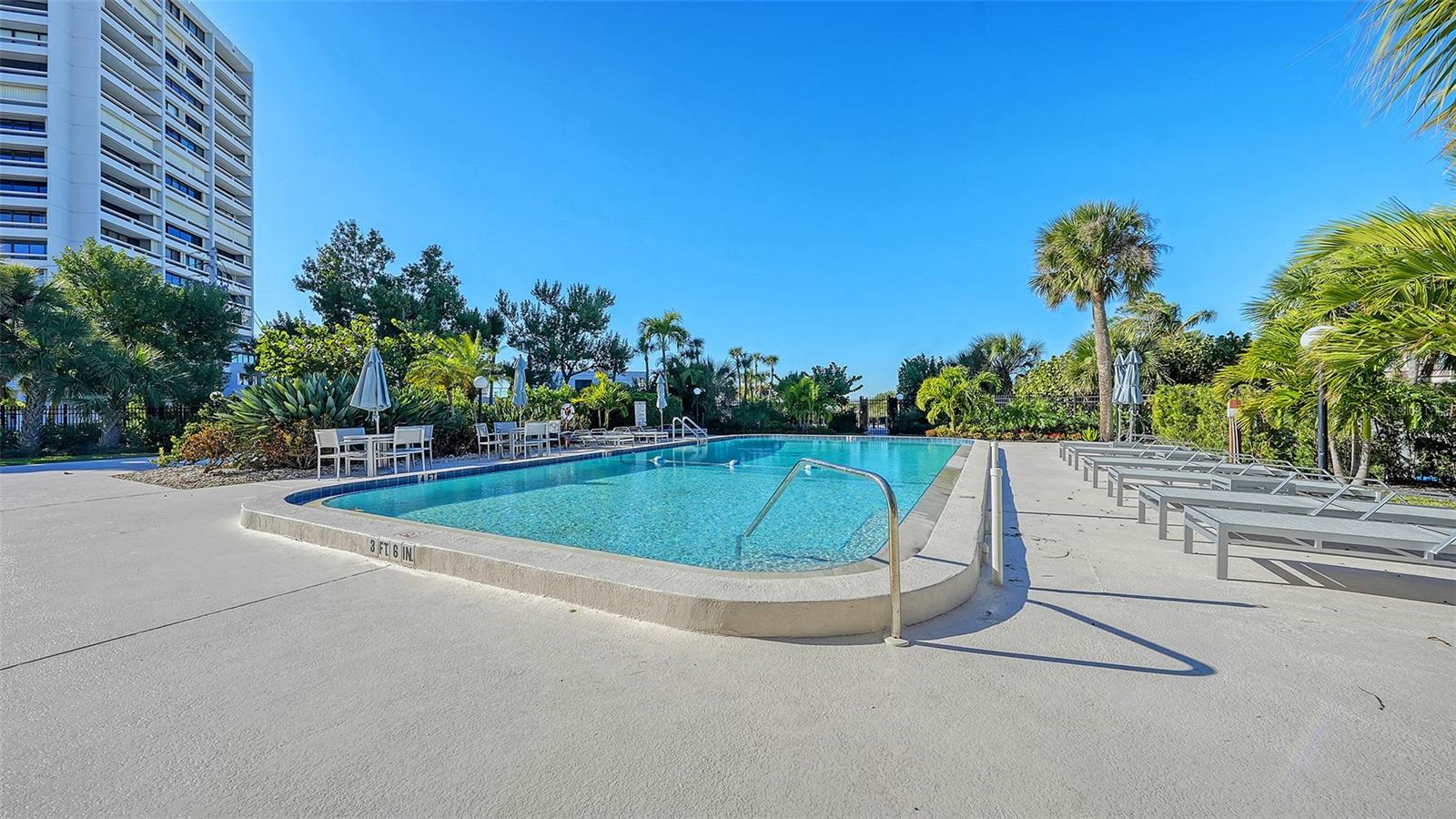 5300 OCEAN BOULEVARD, #301, Sarasota, FL 34242