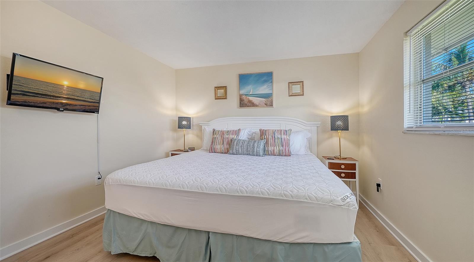 210 66TH STREET, Holmes Beach, FL 34217