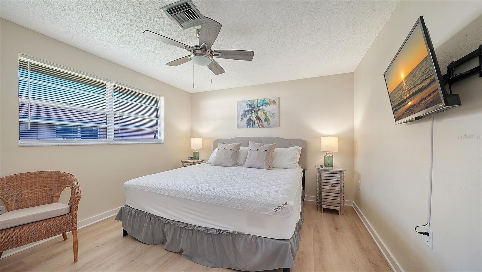 210 66TH STREET, Holmes Beach, FL 34217