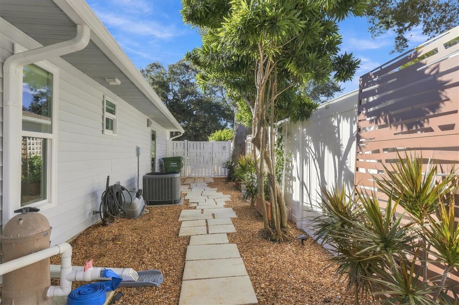 2557 TEMPLE STREET, Sarasota, FL 34239