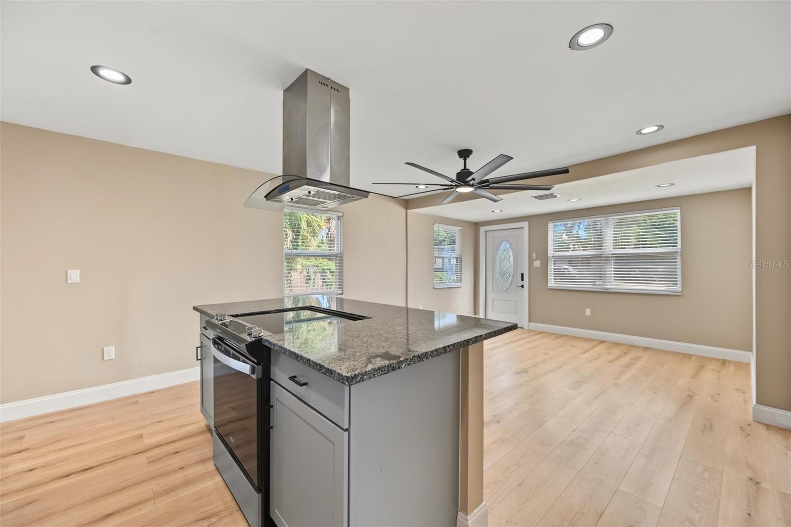1815 12TH STREET S, St Petersburg, FL 33705