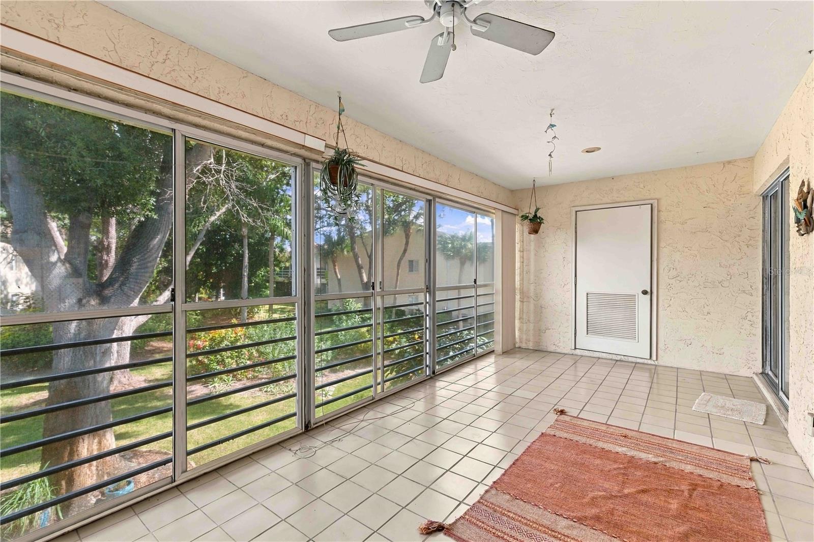 Large Lanai