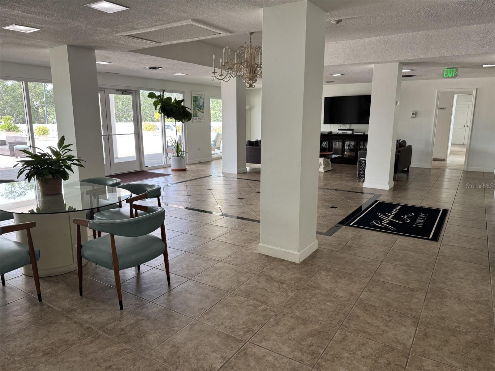 CLUBHOUSE