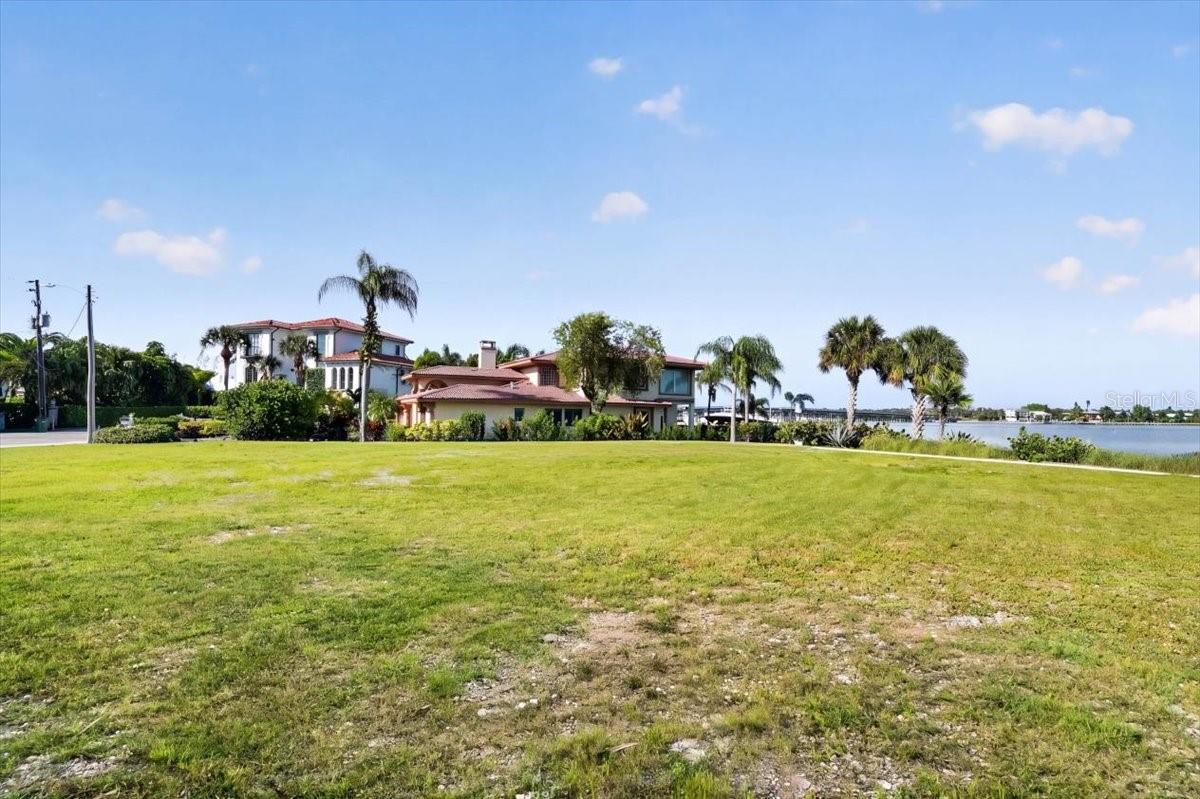 894 FREELING DRIVE, Sarasota, FL 34242
