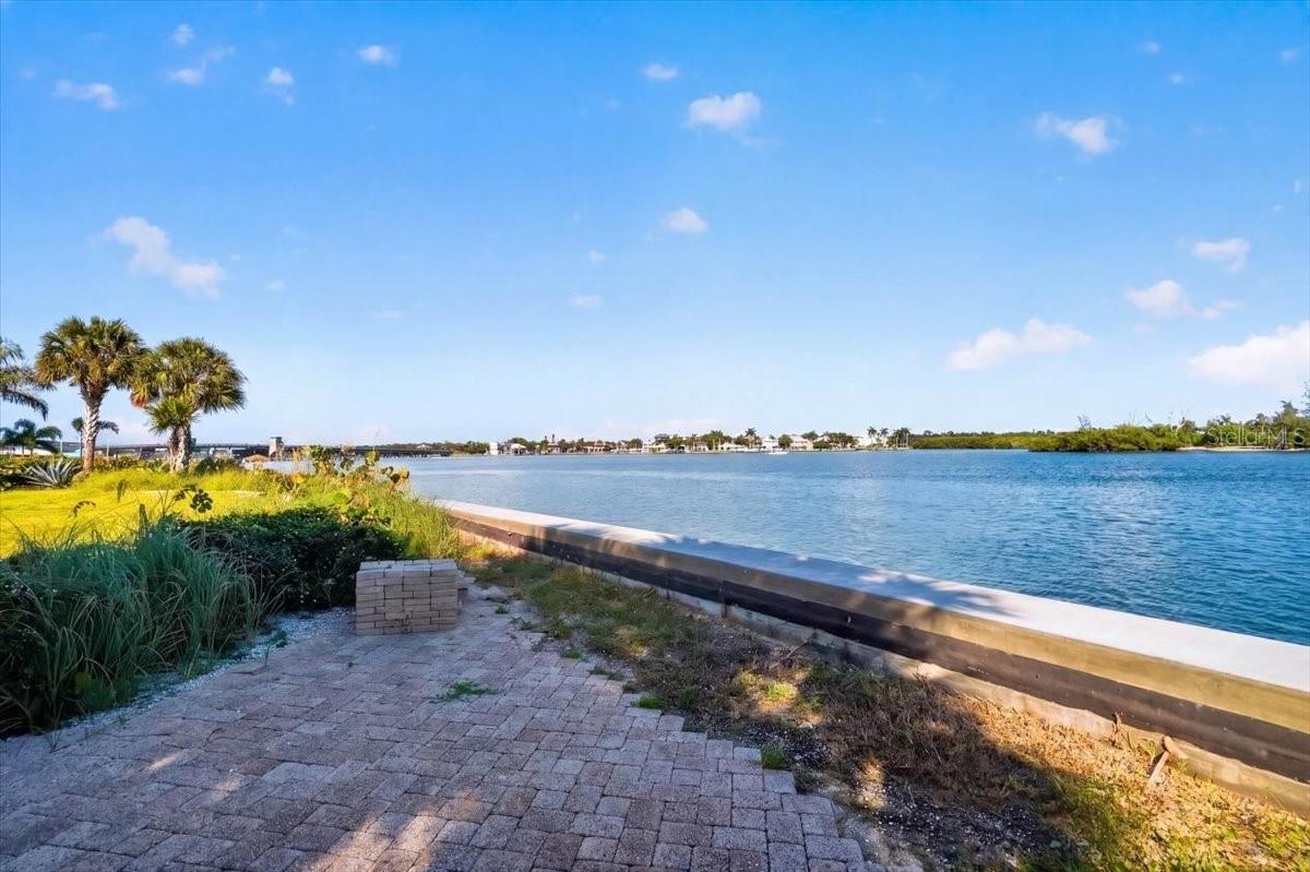 894 FREELING DRIVE, Sarasota, FL 34242