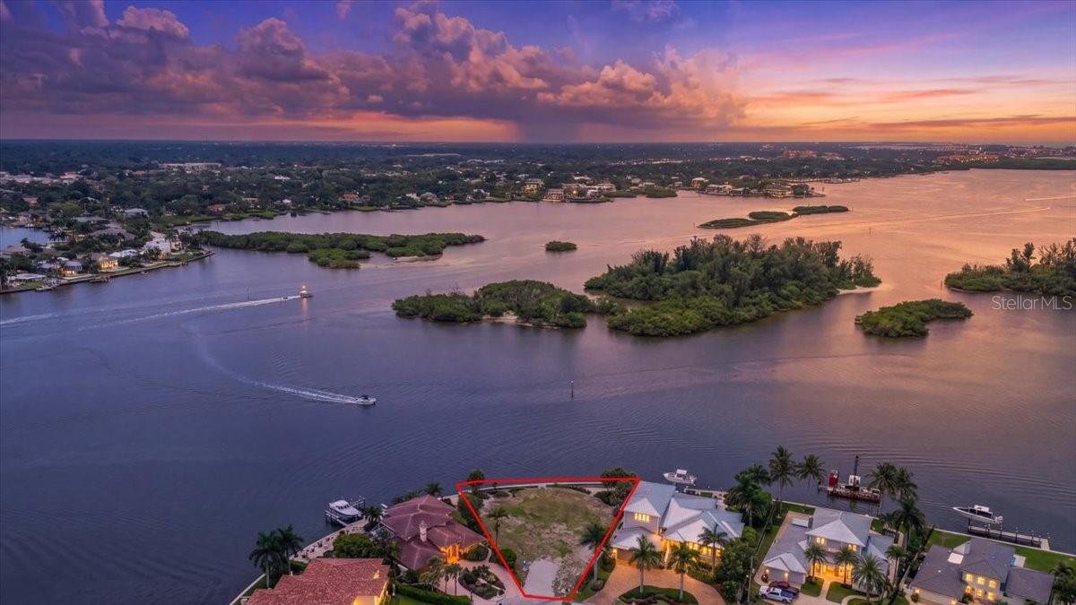 894 FREELING DRIVE, Sarasota, FL 34242