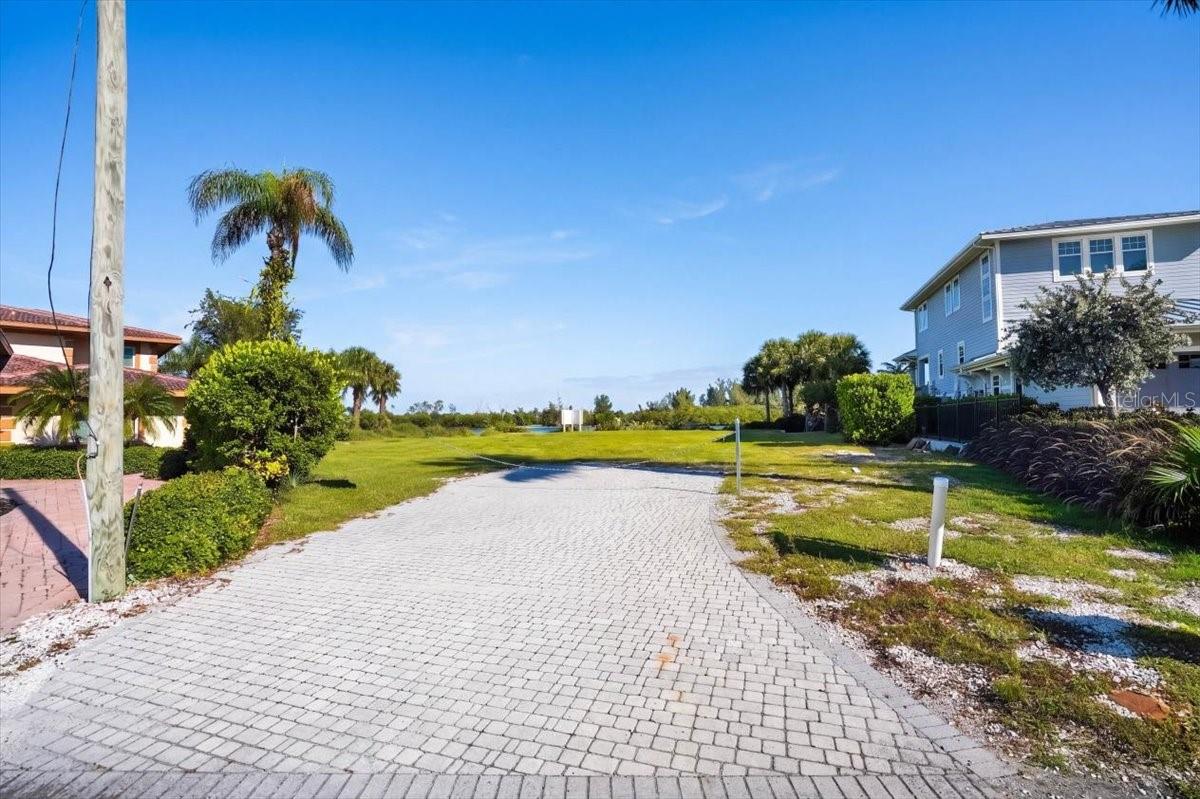 894 FREELING DRIVE, Sarasota, FL 34242