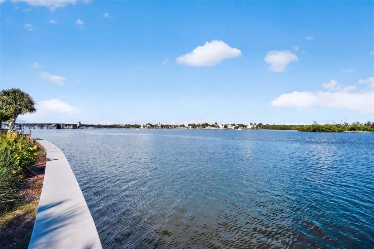 894 FREELING DRIVE, Sarasota, FL 34242