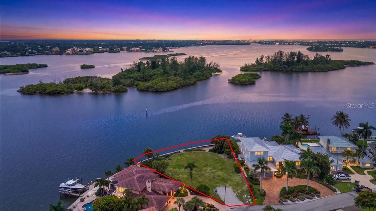 894 FREELING DRIVE, Sarasota, FL 34242