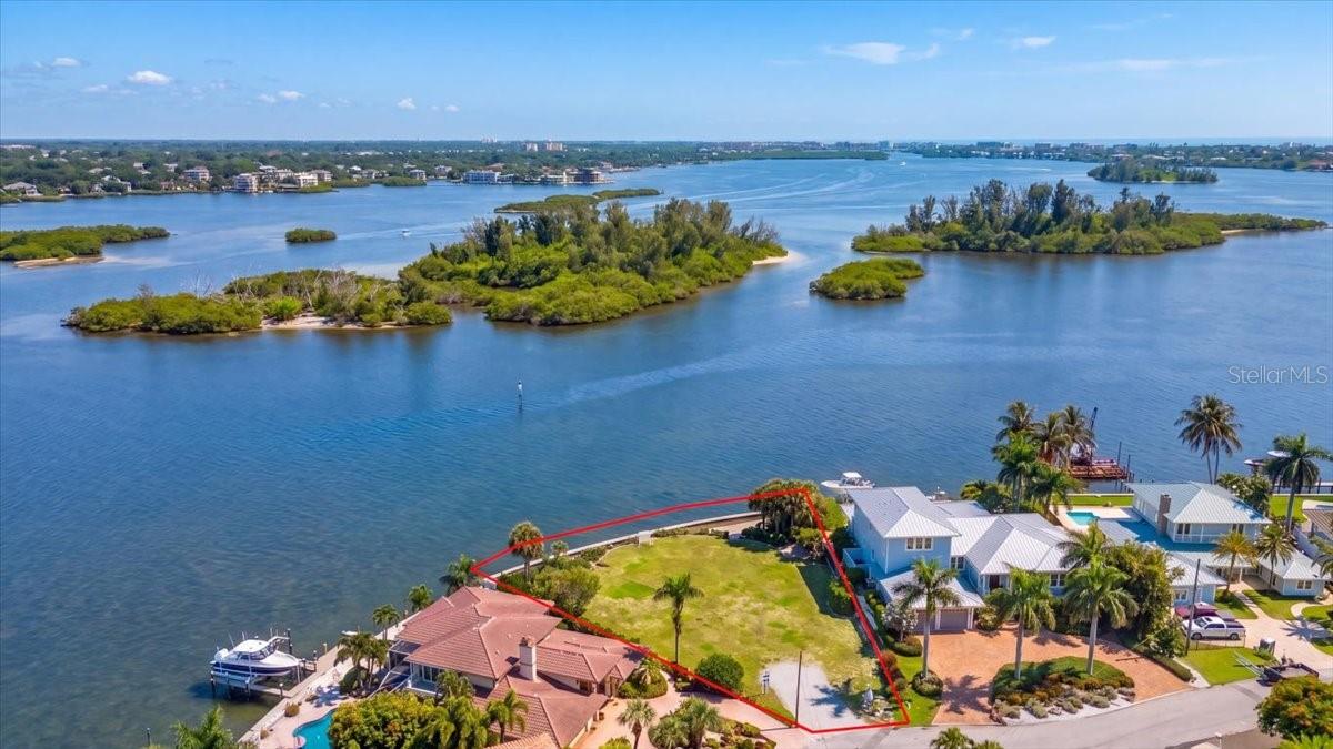 894 FREELING DRIVE, Sarasota, FL 34242