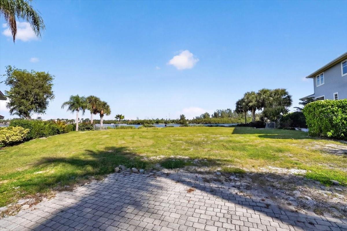 894 FREELING DRIVE, Sarasota, FL 34242