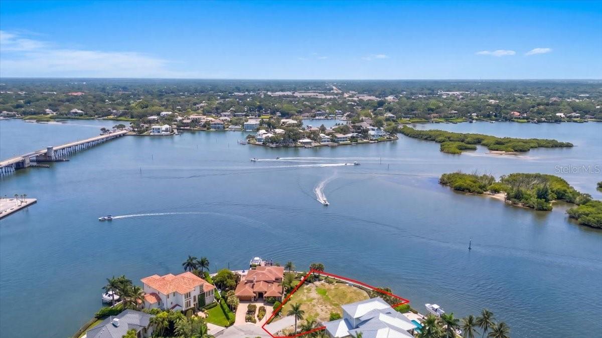 894 FREELING DRIVE, Sarasota, FL 34242