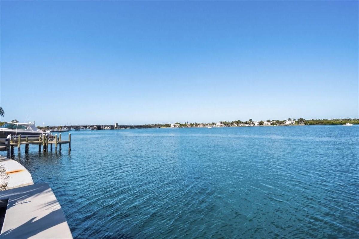 894 FREELING DRIVE, Sarasota, FL 34242