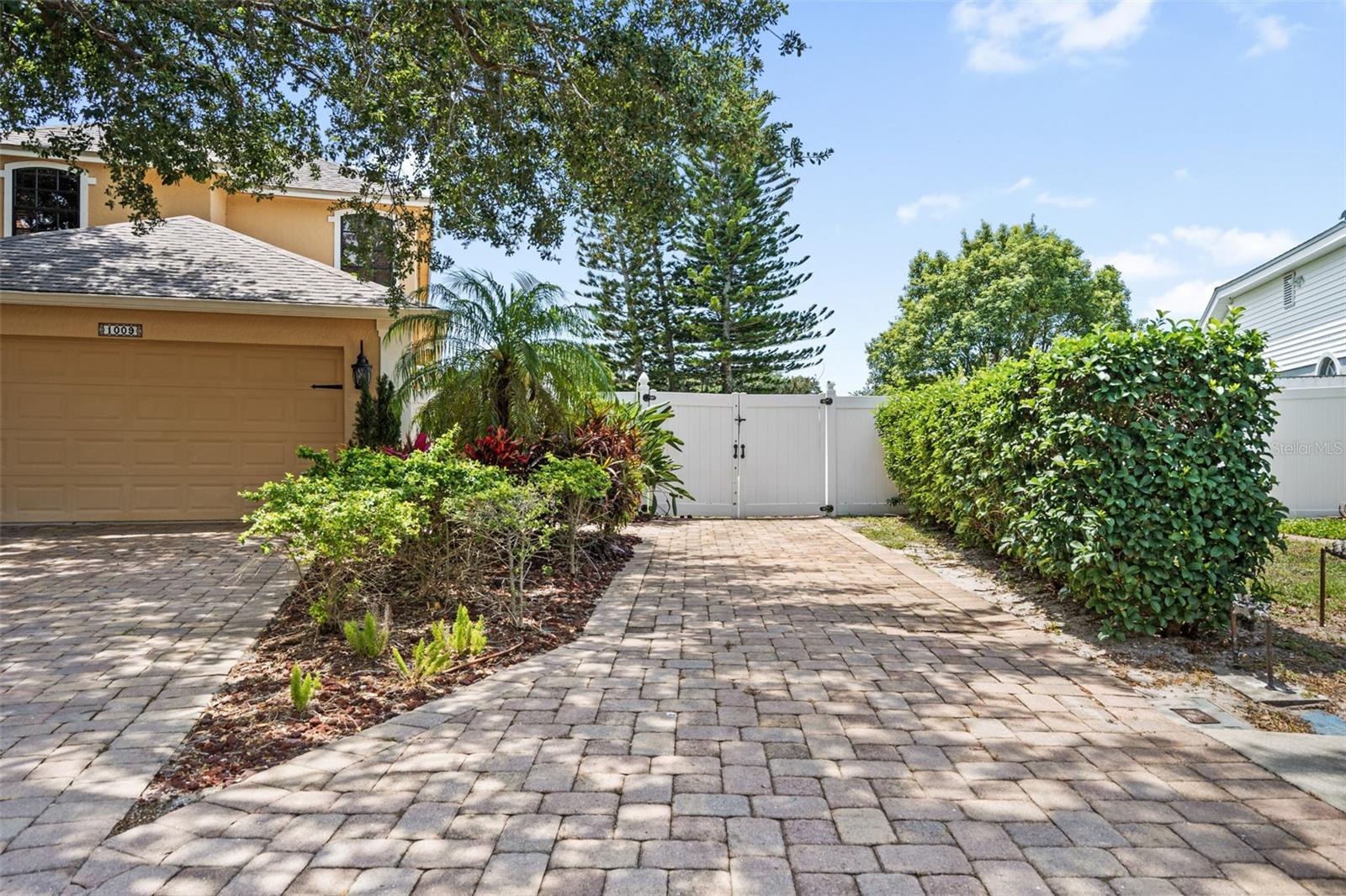 1009 45TH STREET E, Bradenton, FL 34208 1009 45TH STREET E, Bradenton, FL 34208