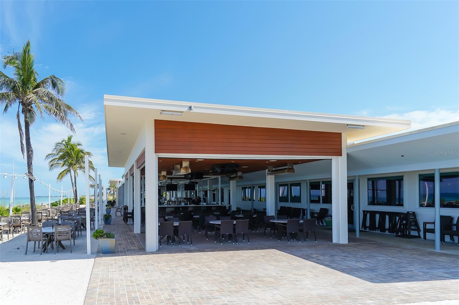 Area restaurant close by - Beach House Restaurant.