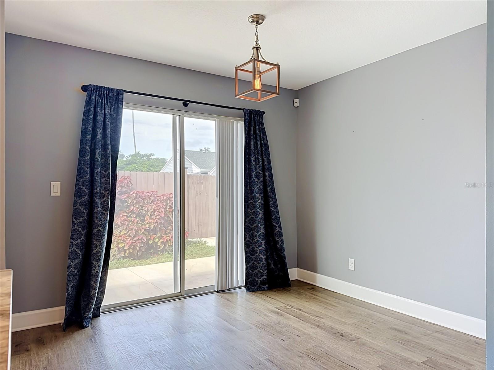 812 33RD STREET W, Bradenton, FL 34205