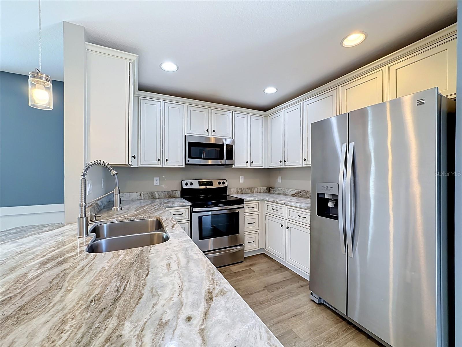 812 33RD STREET W, Bradenton, FL 34205