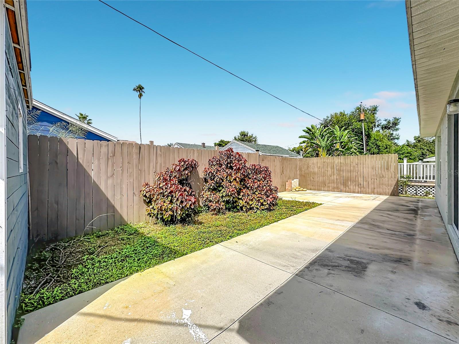 812 33RD STREET W, Bradenton, FL 34205