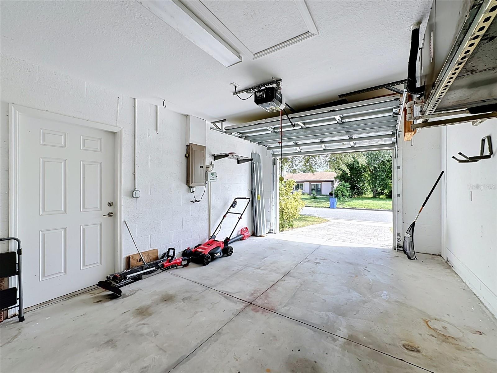 812 33RD STREET W, Bradenton, FL 34205