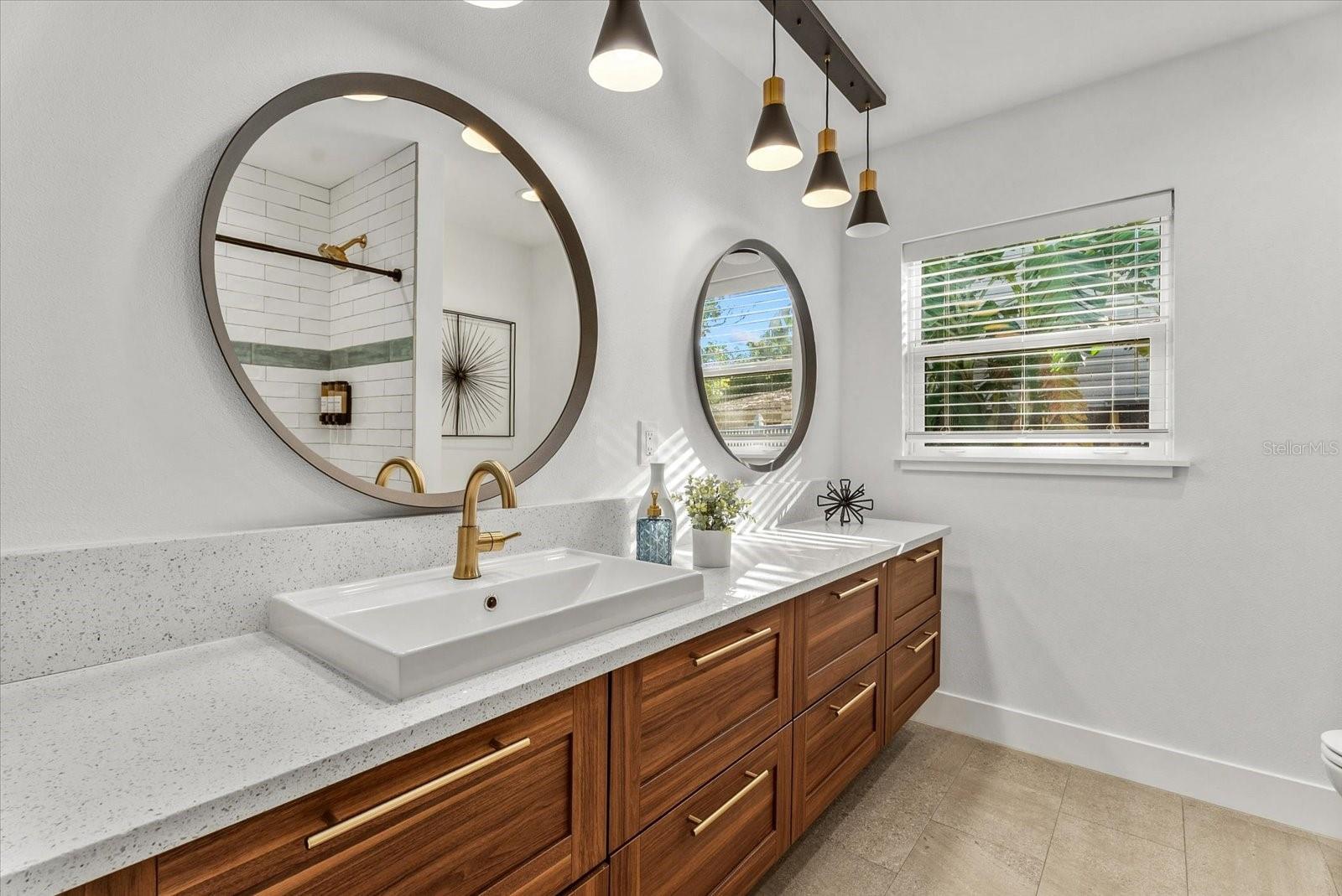481 MAGELLAN DRIVE, Sarasota, FL 34243