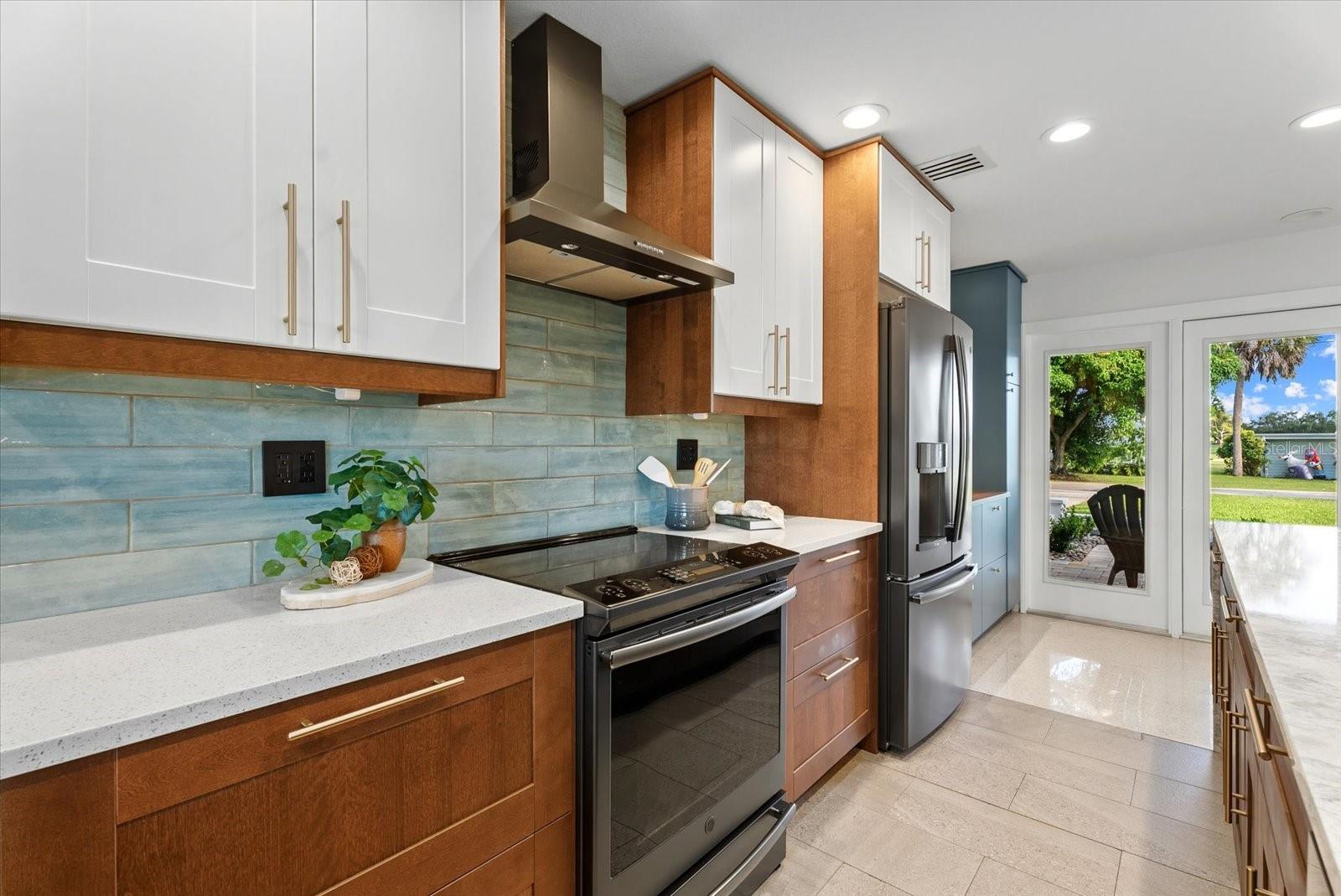 481 MAGELLAN DRIVE, Sarasota, FL 34243