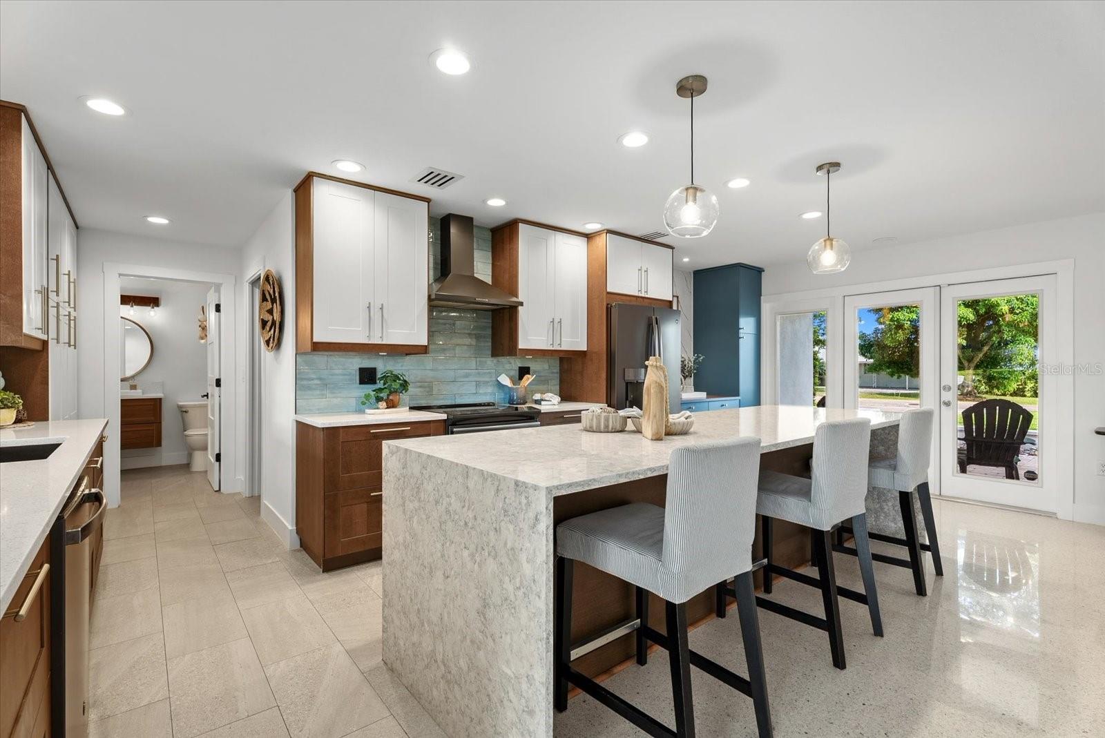 481 MAGELLAN DRIVE, Sarasota, FL 34243