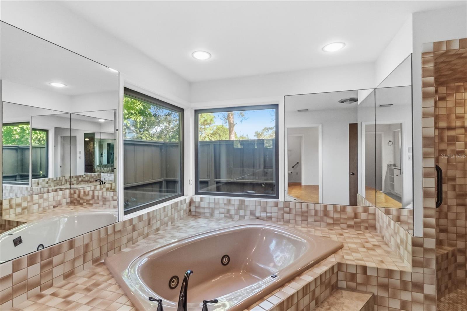 5122 KESTRAL PARK S, Sarasota, FL 34231