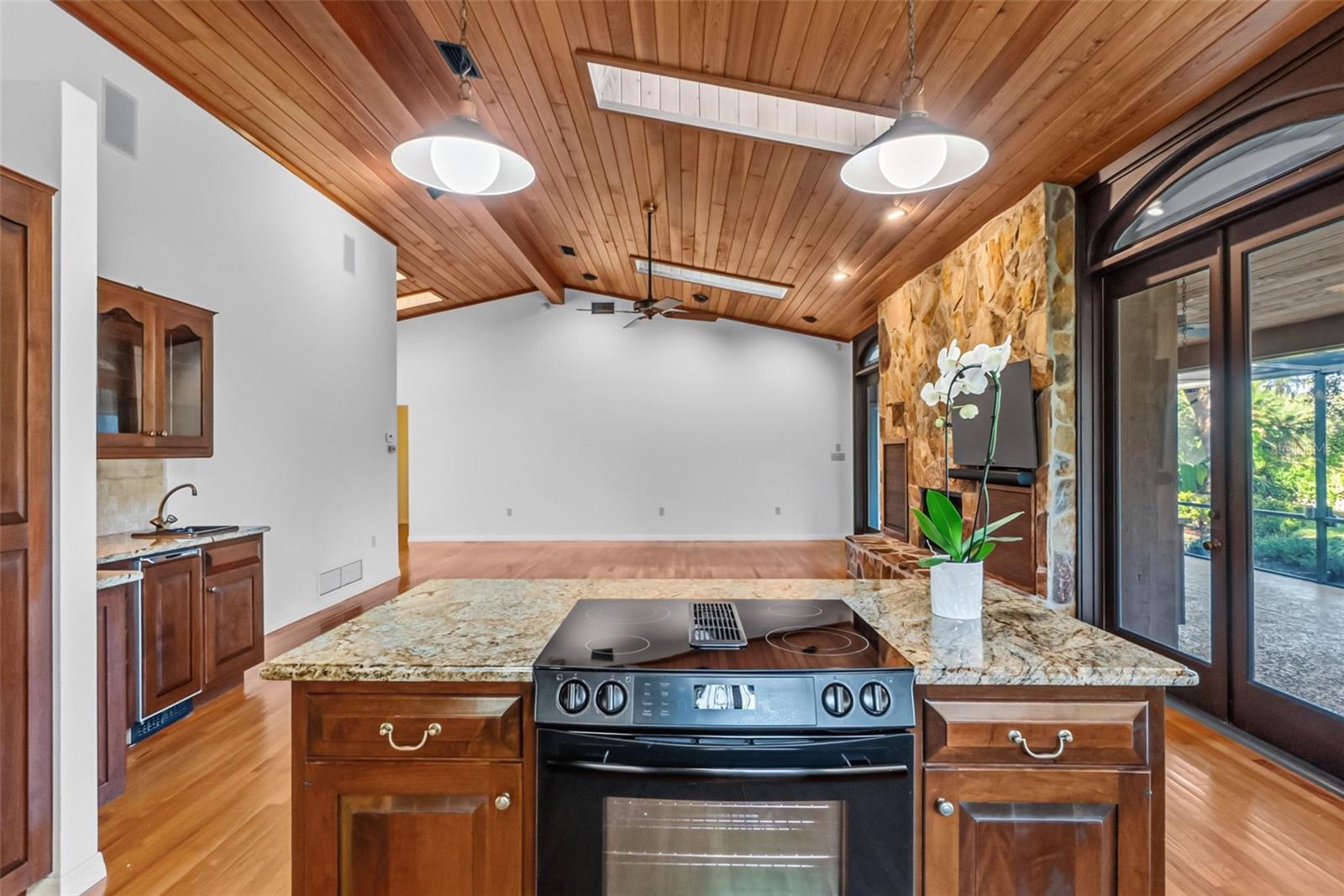 5122 KESTRAL PARK S, Sarasota, FL 34231