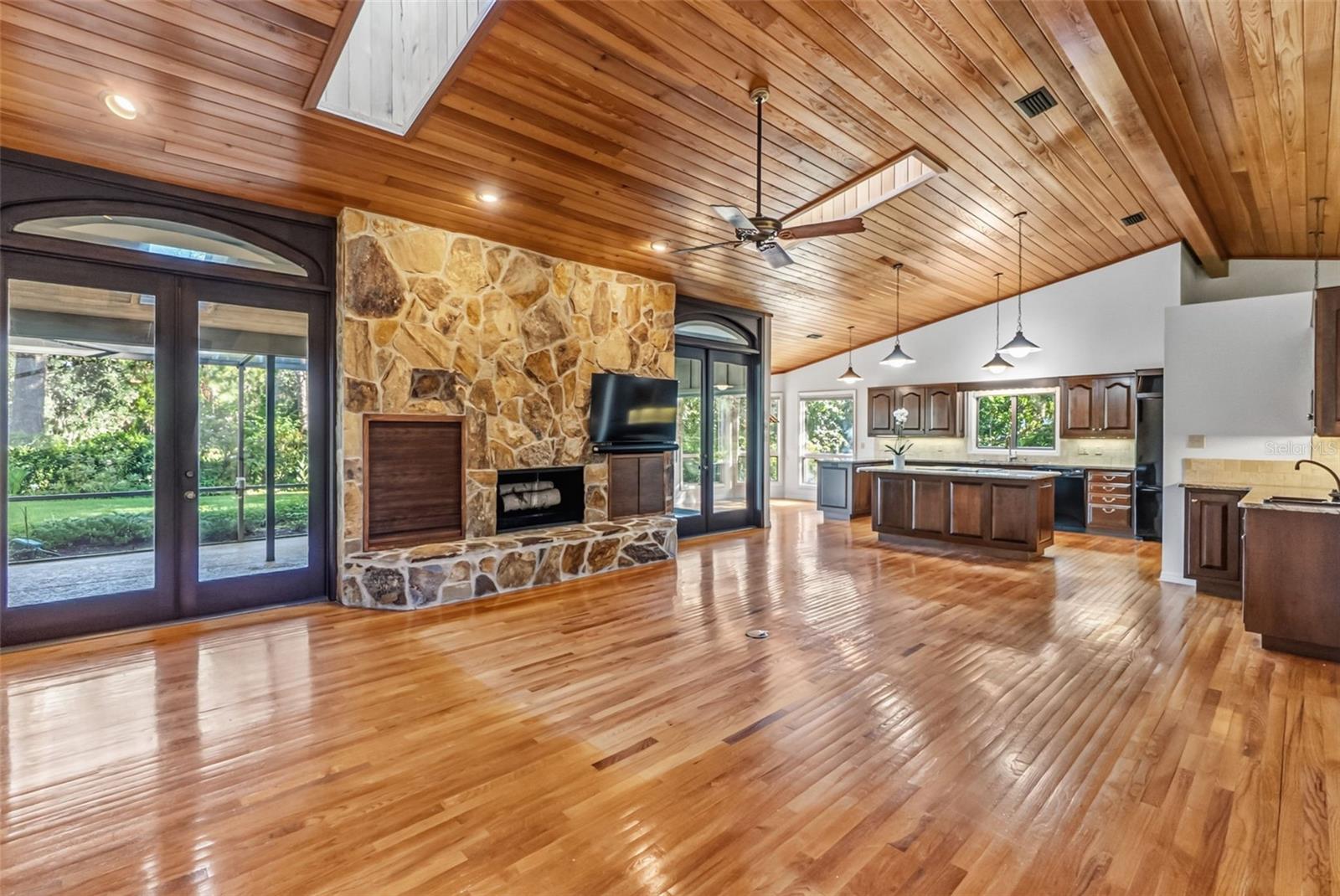 5122 KESTRAL PARK S, Sarasota, FL 34231