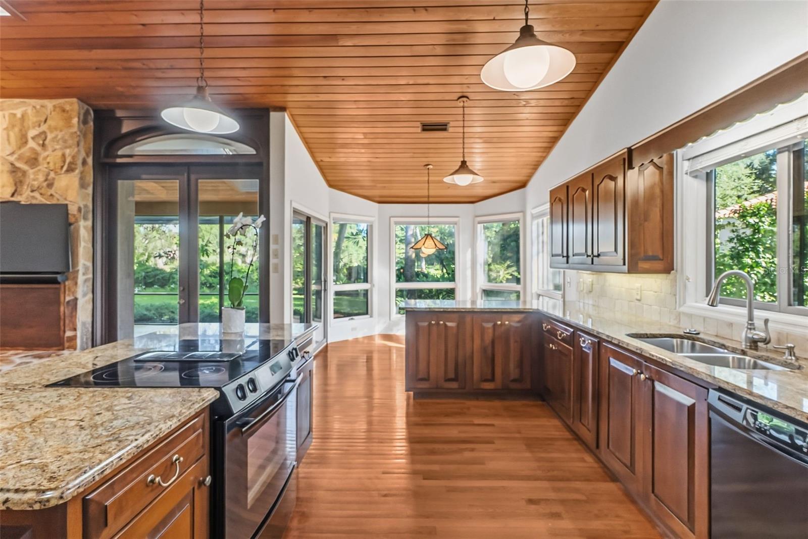 5122 KESTRAL PARK S, Sarasota, FL 34231