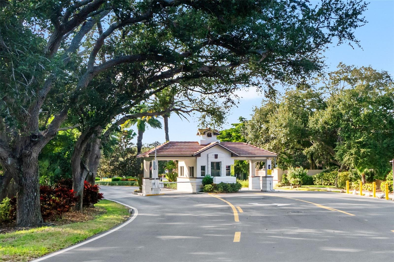 5122 KESTRAL PARK S, Sarasota, FL 34231