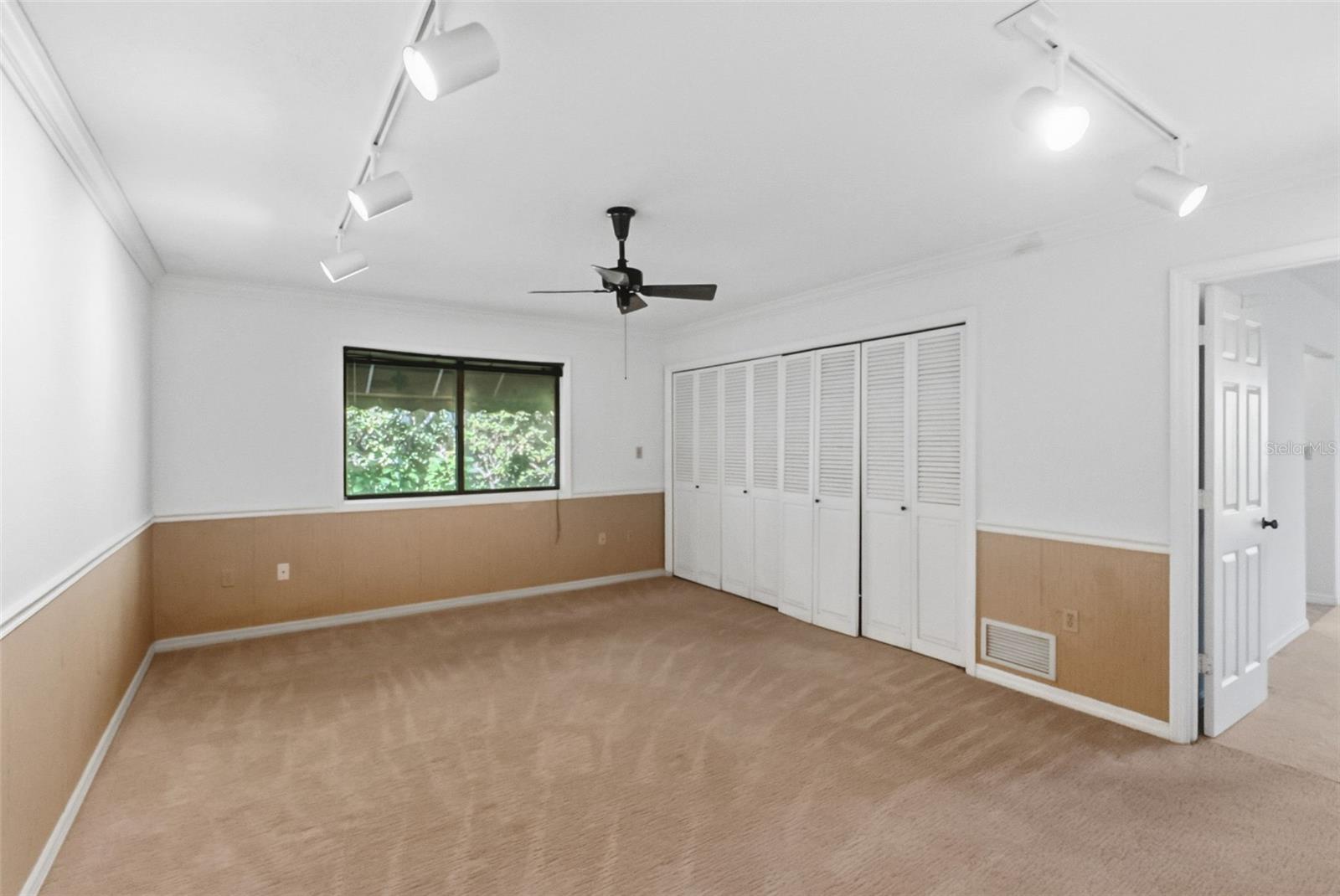 5122 KESTRAL PARK S, Sarasota, FL 34231