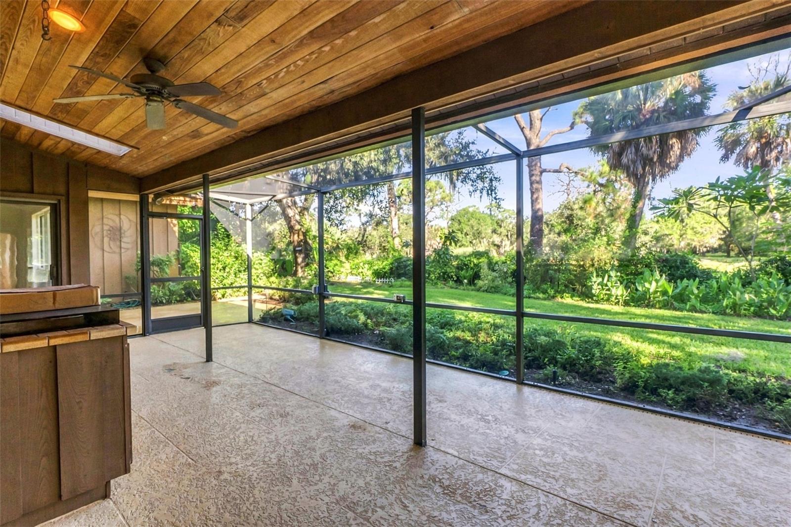 5122 KESTRAL PARK S, Sarasota, FL 34231