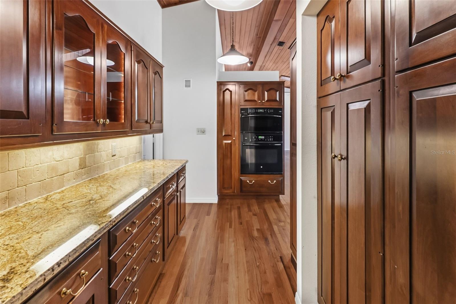 5122 KESTRAL PARK S, Sarasota, FL 34231