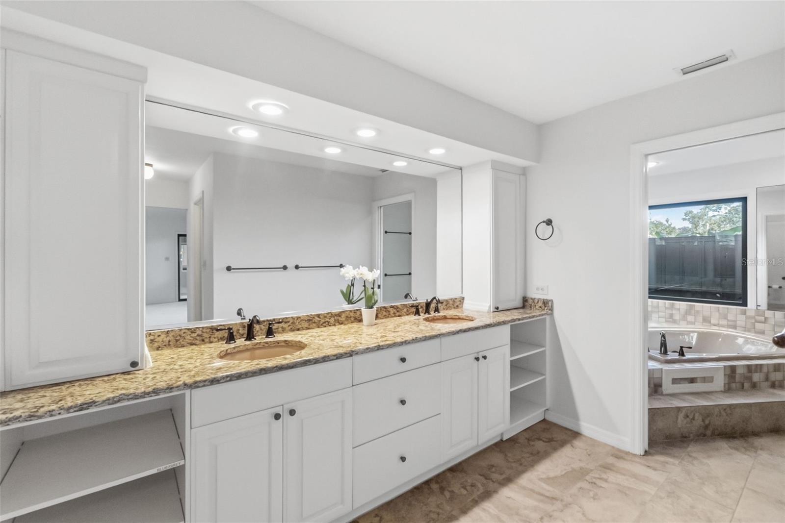5122 KESTRAL PARK S, Sarasota, FL 34231