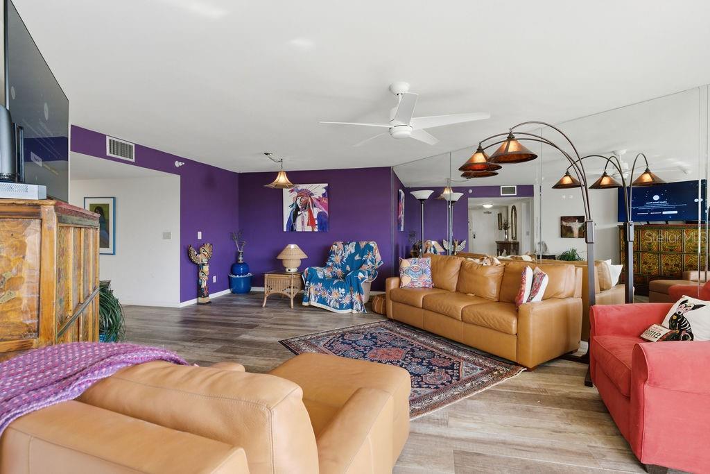 5940 PELICAN BAY PLAZA S, #203, Gulfport, FL 33707