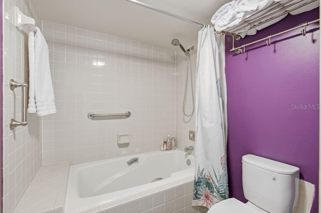 5940 PELICAN BAY PLAZA S, #203, Gulfport, FL 33707