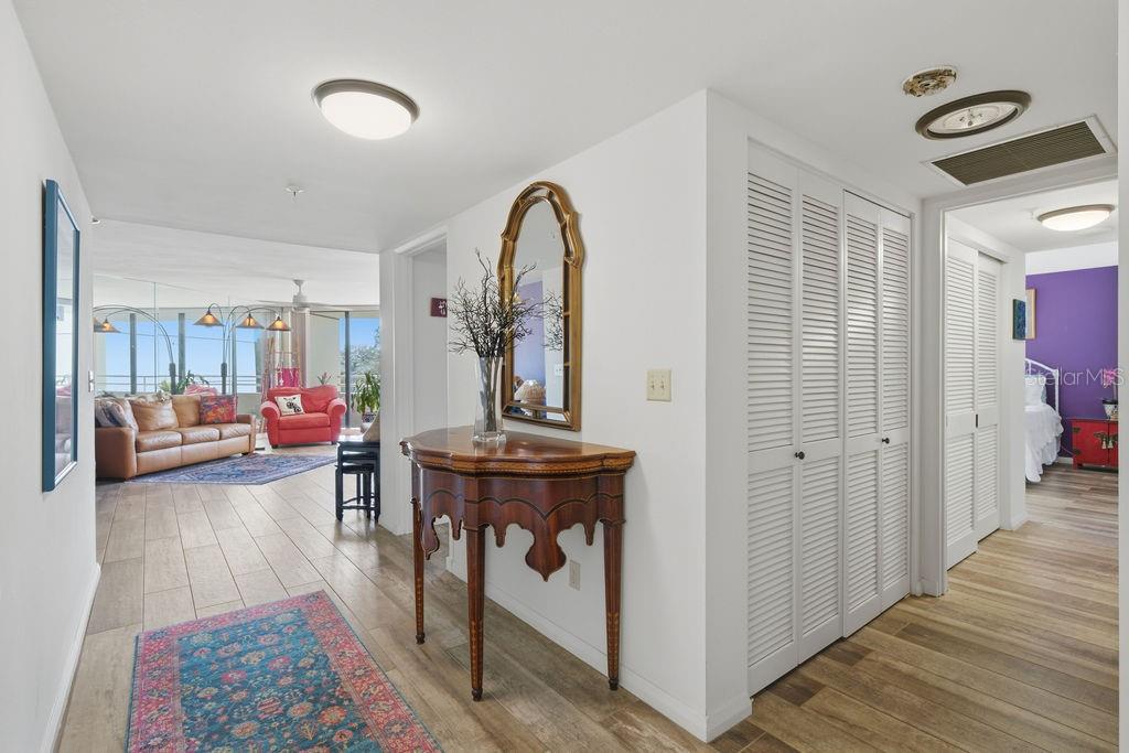 5940 PELICAN BAY PLAZA S, #203, Gulfport, FL 33707