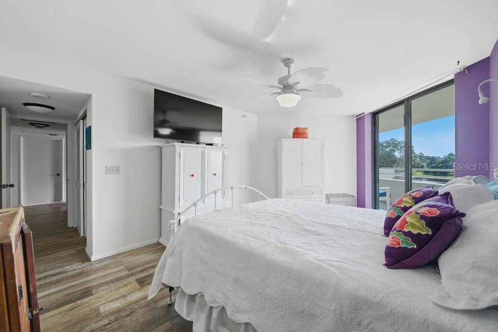 5940 PELICAN BAY PLAZA S, #203, Gulfport, FL 33707