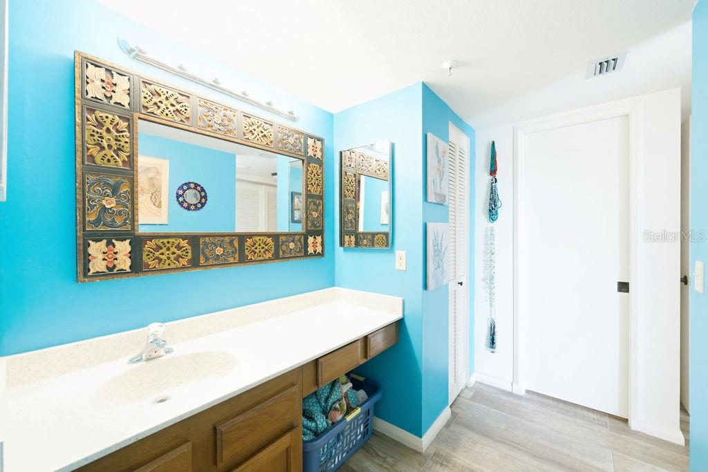 5940 PELICAN BAY PLAZA S, #203, Gulfport, FL 33707