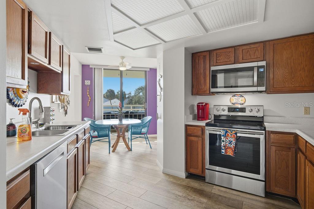 5940 PELICAN BAY PLAZA S, #203, Gulfport, FL 33707